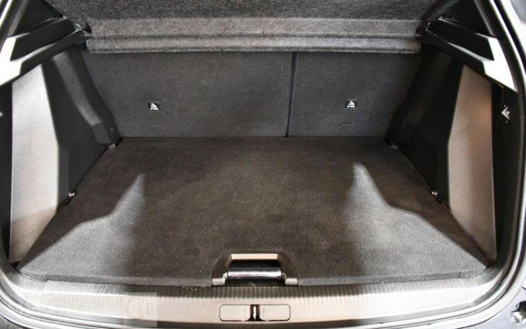 PEUGEOT 2008 1,5 BLUE HDI 110 ALLURE PACK START/STOP GRIS FZ-174-DD