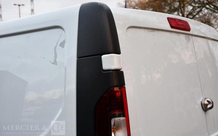 RENAULT TRAFIC L1H1 DCI 145 EDC BLANC FZ-204-SW