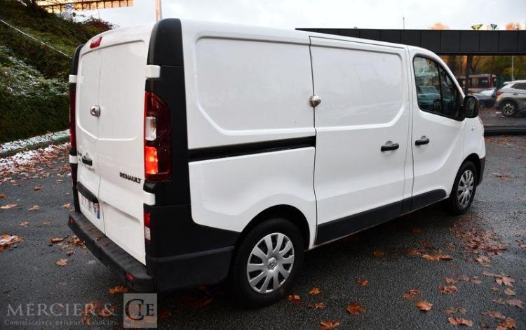 RENAULT TRAFIC L1H1 DCI 145 EDC BLANC FZ-204-SW