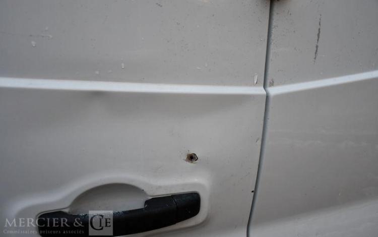 RENAULT TRAFIC L1H1 DCI 145 EDC BLANC FZ-204-SW