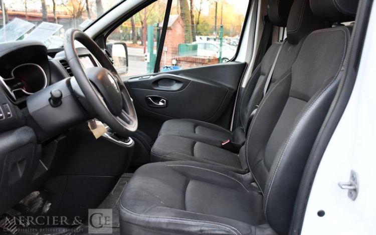 RENAULT TRAFIC L1H1 DCI 145 EDC BLANC FZ-204-SW