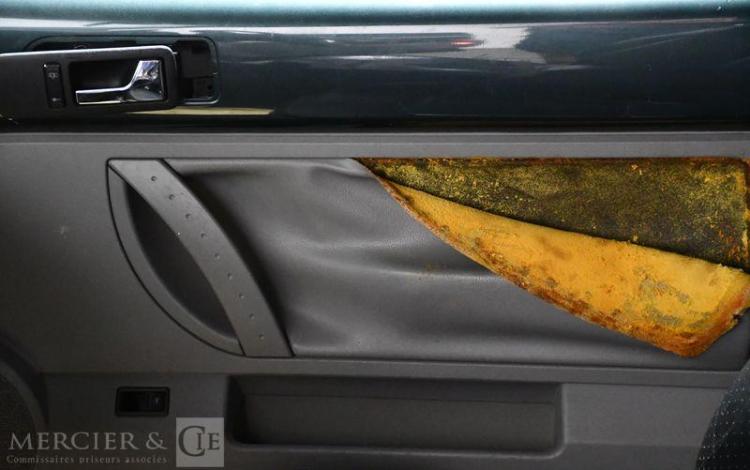 VOLKSWAGEN NEW BEETLE CABRIOLET 1,6 100 CARAT VERT FZ-763-VA