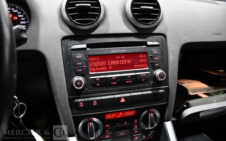 AUDI A3 SPORTBACK BLANC GB-342-BC