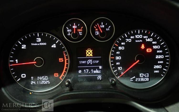 AUDI A3 SPORTBACK BLANC GB-342-BC