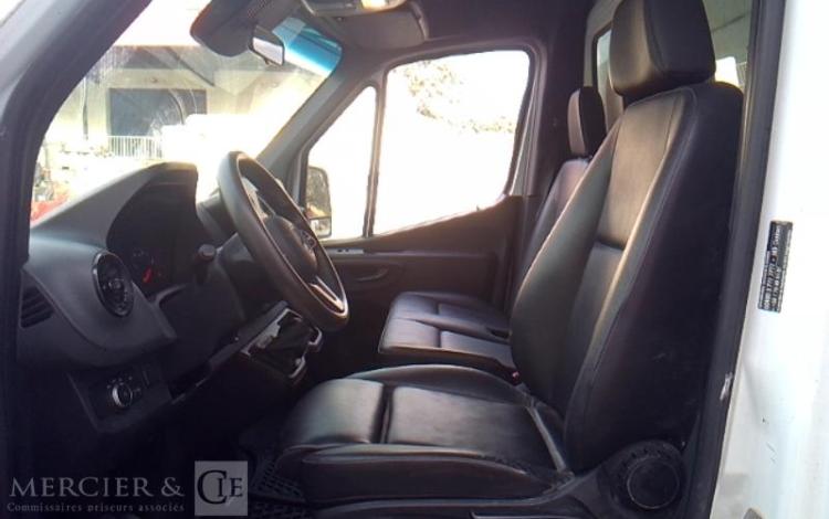 MERCEDES SPRINTER 519 CDI BENNE SIMPLE CABINE COFFRE BLANC GC-325-FG
