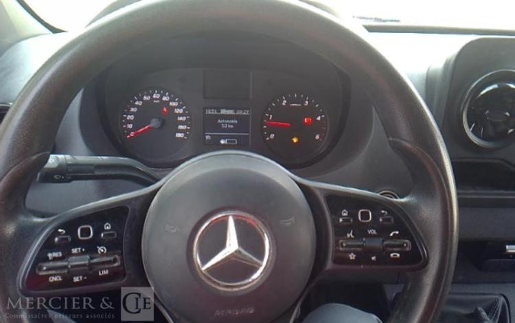 MERCEDES SPRINTER 519 CDI BENNE SIMPLE CABINE COFFRE BLANC GC-325-FG