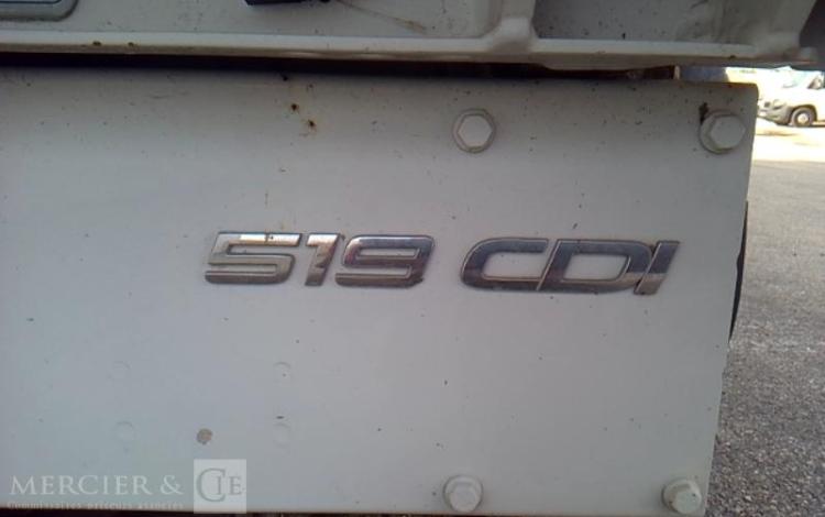 MERCEDES SPRINTER 519 CDI BENNE SIMPLE CABINE COFFRE BLANC GC-325-FG