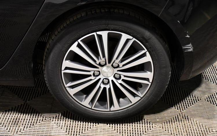 PEUGEOT 308 1.5 BLUEHDI 130 ALLURE PACK BVA NOIR GD-160-ED