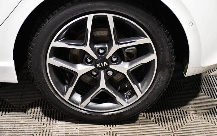 KIA CEED 1.5 T-GDI 160 GT LINE PREMIUM DCT BLANC GD-386-MD