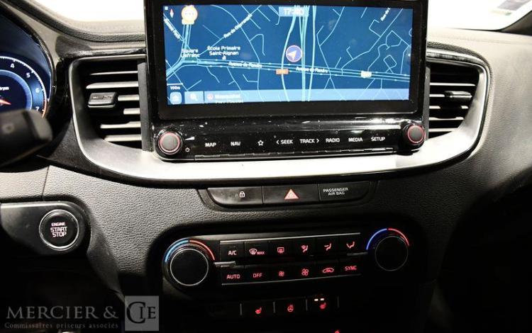 KIA CEED GT LINE PREMIUM BLANC GD-386-MD