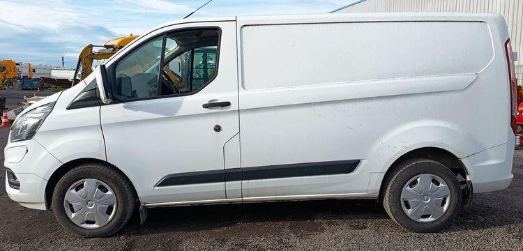 FORD TRANSIT CUSTOM 1,0 ECOBOOST PHEV – HYBRIDE RECHARGEABLE – 65332 KMS – ANNEE 2021 BLANC GD-660-BT