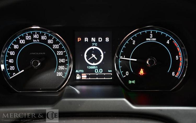 JAGUAR XF NOIR GD-712-DZ