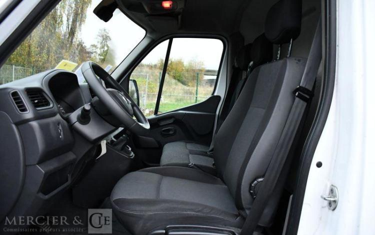 RENAULT MASTER F3300 L2H2 BLUE DCI BLANC GE-039-PZ