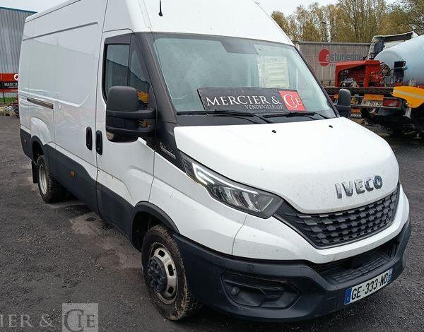 IVECO DAILY VI 35C14 2,3D 16V HI-MATIC – DIESEL – 289500 KMS – ANNEE 2022 BLANC GE-333-ND