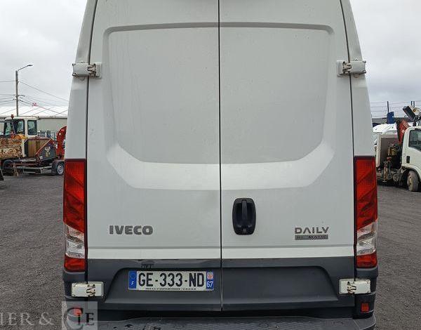 IVECO DAILY VI 35C14 2,3D 16V HI-MATIC – DIESEL – 289500 KMS – ANNEE 2022 BLANC GE-333-ND