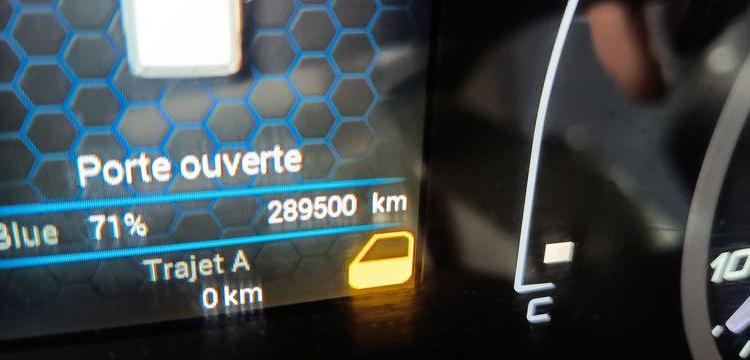IVECO DAILY VI 35C14 2,3D 16V HI-MATIC – DIESEL – 289500 KMS – ANNEE 2022 BLANC GE-333-ND
