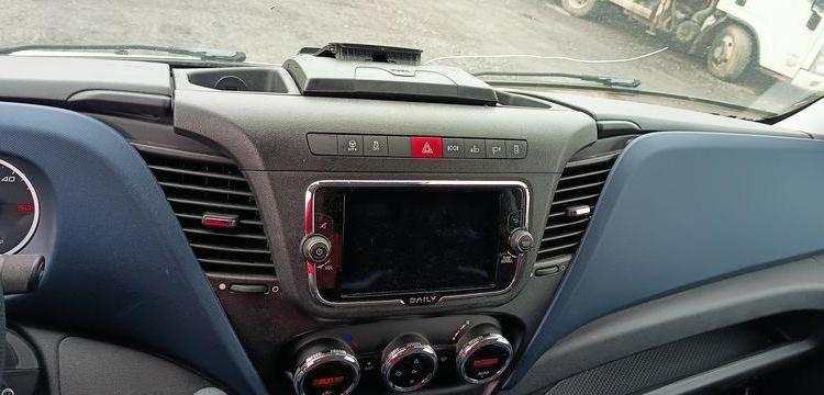 IVECO DAILY VI 35C14 2,3D 16V HI-MATIC – DIESEL – 289500 KMS – ANNEE 2022 BLANC GE-333-ND