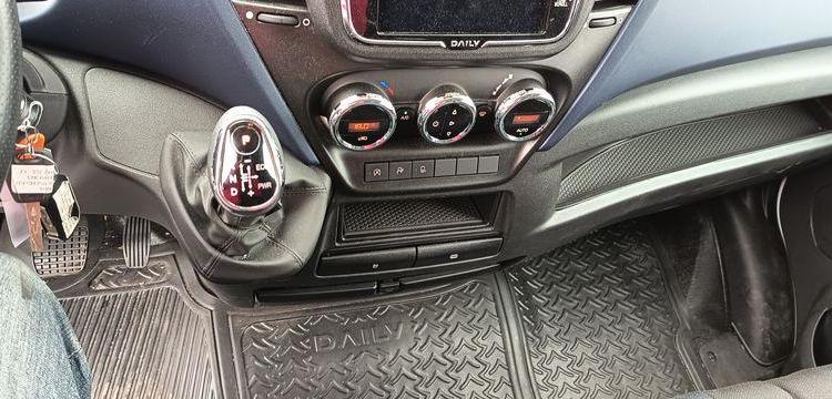 IVECO DAILY VI 35C14 2,3D 16V HI-MATIC – DIESEL – 289500 KMS – ANNEE 2022 BLANC GE-333-ND