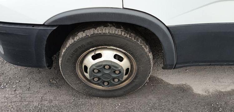 IVECO DAILY VI 35C14 2,3D 16V HI-MATIC – DIESEL – 289500 KMS – ANNEE 2022 BLANC GE-333-ND