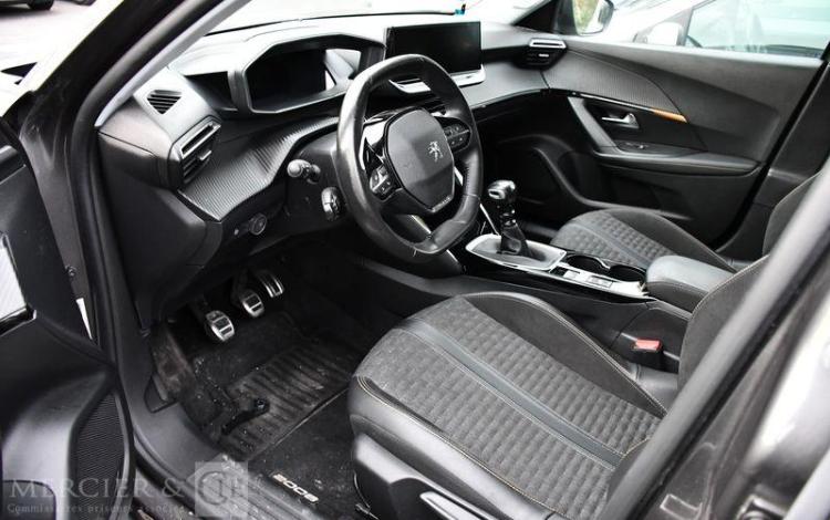 PEUGEOT 2008 1.5 BLUEHDI 110 ROADTRIP START-STOP
 ancien taxi GRIS GE-834-ED