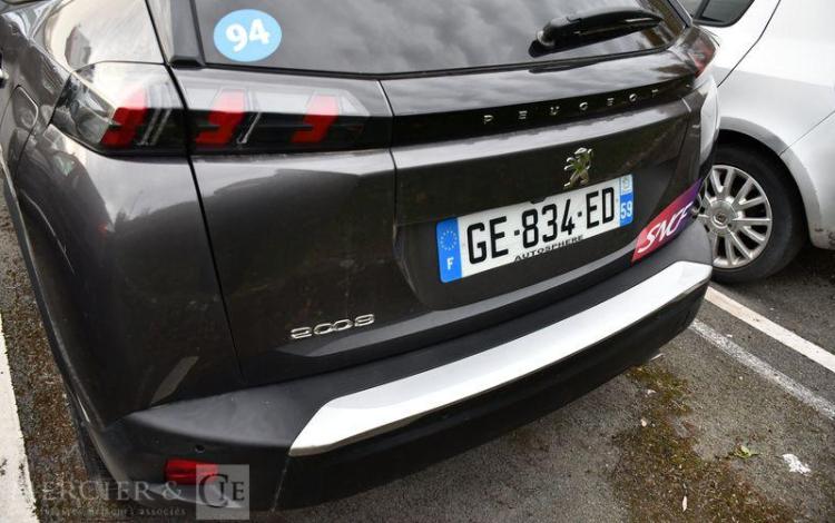 PEUGEOT 2008 1.5 BLUEHDI 110 ROADTRIP START-STOP
 ancien taxi GRIS GE-834-ED