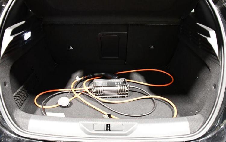 PEUGEOT 308 1,6 180H NOIR GE-952-LH