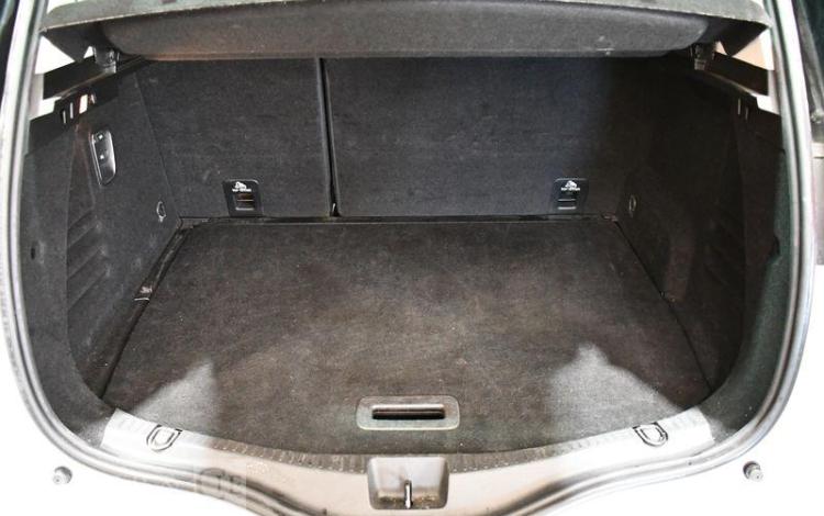 RENAULT SCENIC EVOLUTION BLANC GF-090-DW