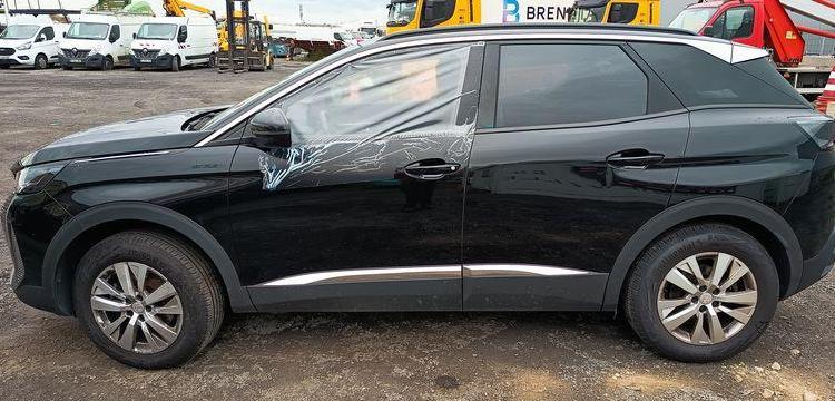 PEUGEOT 3008 STYLE SUV 1.5 BLUEHDi 131 CV / 96 KW – DIESEL – 196210 LMS – ANNEE 2022 NOIR GF-327-PV