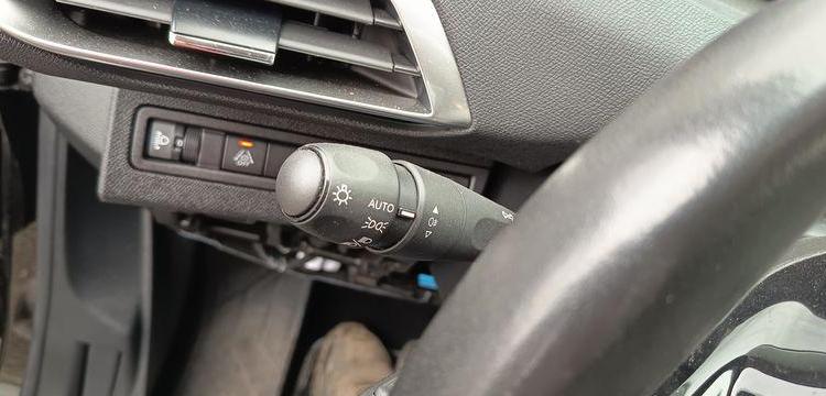 PEUGEOT 3008 STYLE SUV 1.5 BLUEHDi 131 CV / 96 KW – DIESEL – 196210 LMS – ANNEE 2022 NOIR GF-327-PV