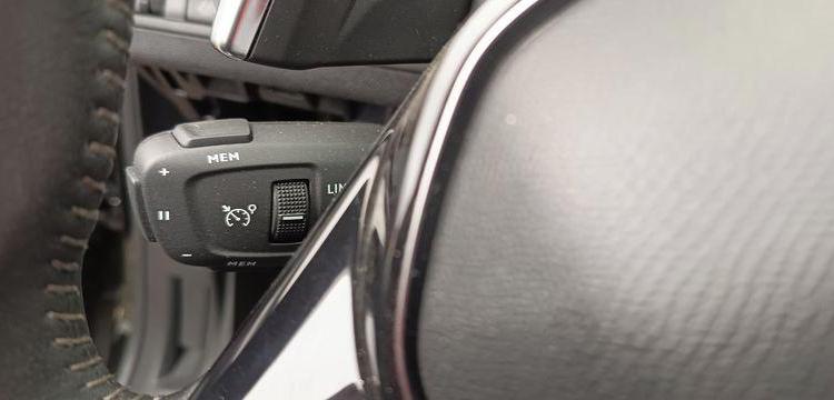 PEUGEOT 3008 STYLE SUV 1.5 BLUEHDi 131 CV / 96 KW – DIESEL – 196210 LMS – ANNEE 2022 NOIR GF-327-PV