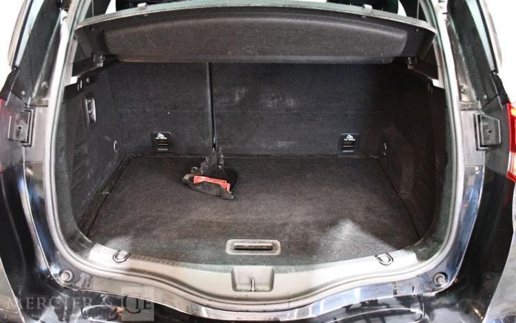 RENAULT SCENIC TECHNO NOIR GF-690-SA