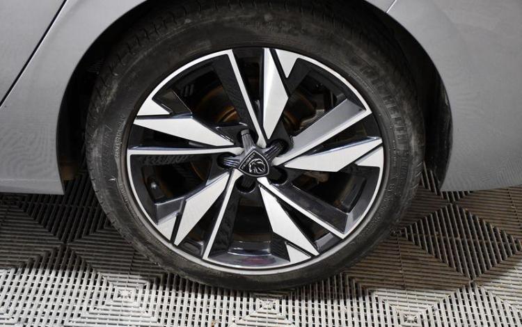 PEUGEOT 308 ALLURE BLUEHDI GRIS GF-892-MX