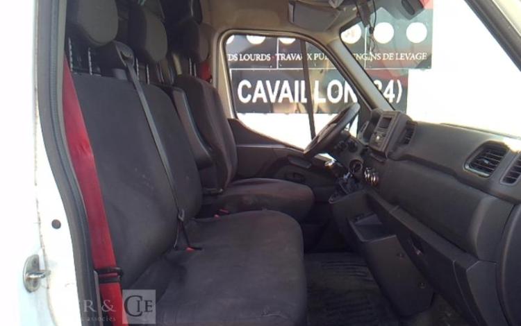 RENAULT MASTER NACELLE SUR VL 12M KLUBB KL32 181H BLANC GG-202-TV