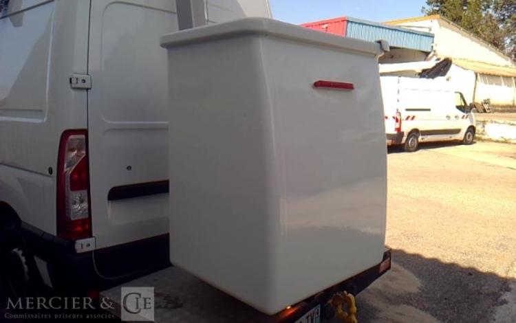 RENAULT MASTER NACELLE SUR VL 12M KLUBB KL32 181H BLANC GG-202-TV