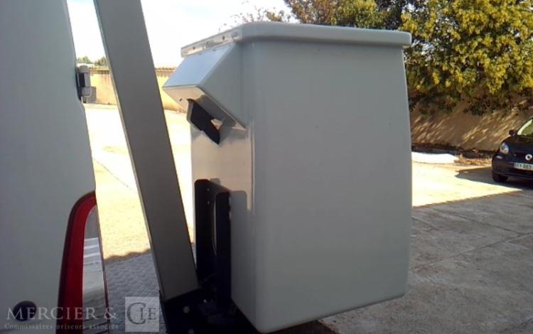 RENAULT MASTER NACELLE SUR VL 12M KLUBB KL32 181H BLANC GG-202-TV