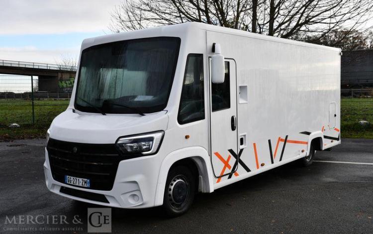 RENAULT MASTER BLANC GG-271-ZM
