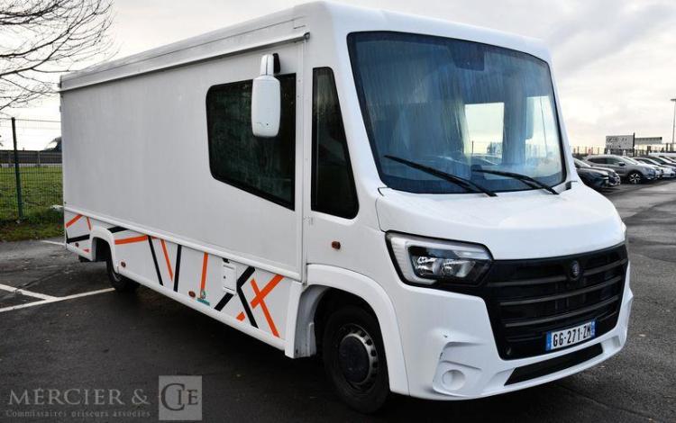 RENAULT MASTER BLANC GG-271-ZM