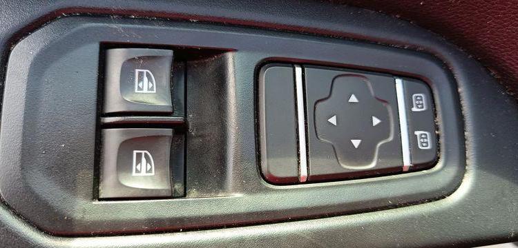 RENAULT TRAFIC AVEC NACELLE KLUBB/KL21B – 9M – DIESEL – 659 HEURES – 99031 KMS BLANC GG-759-DD