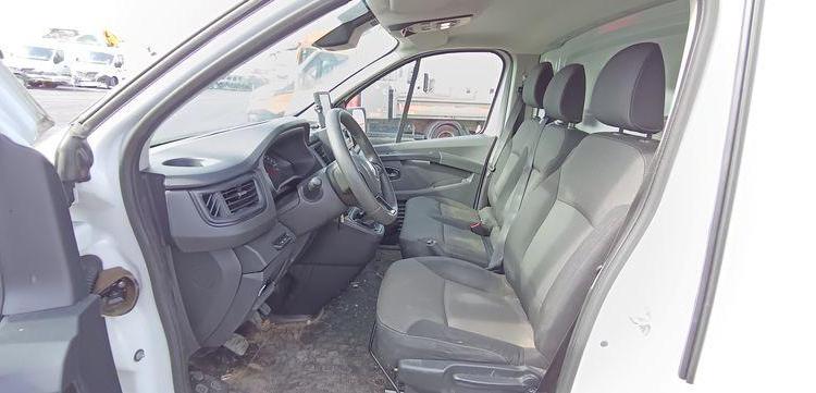 RENAULT TRAFIC AVEC NACELLE KLUBB/KL21B – 9M – DIESEL – 659 HEURES – 99031 KMS BLANC GG-759-DD