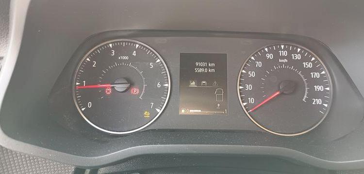 RENAULT TRAFIC AVEC NACELLE KLUBB/KL21B – 9M – DIESEL – 659 HEURES – 99031 KMS BLANC GG-759-DD