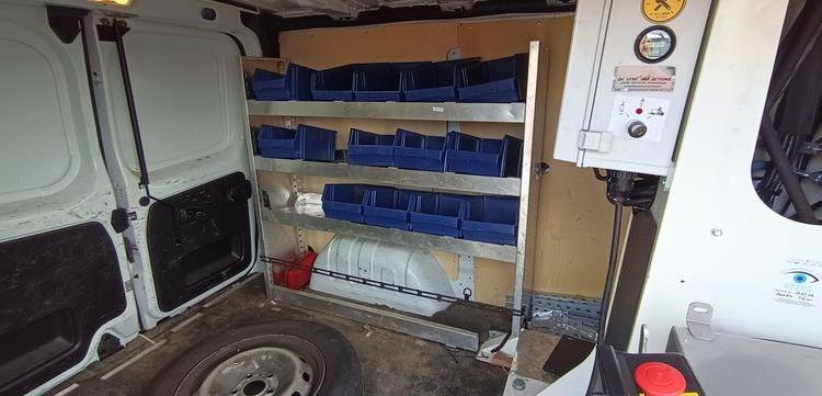 RENAULT TRAFIC AVEC NACELLE KLUBB/KL21B – 9M – DIESEL – 659 HEURES – 99031 KMS BLANC GG-759-DD