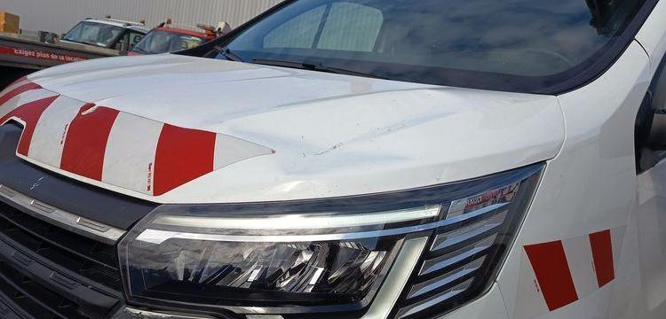 RENAULT TRAFIC AVEC NACELLE KLUBB/KL21B – 9M – DIESEL – 659 HEURES – 99031 KMS BLANC GG-759-DD