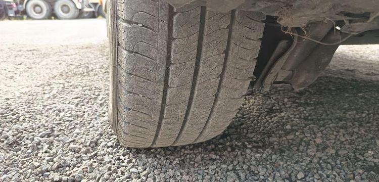 RENAULT TRAFIC AVEC NACELLE KLUBB/KL21B – 9M – DIESEL – 659 HEURES – 99031 KMS BLANC GG-759-DD