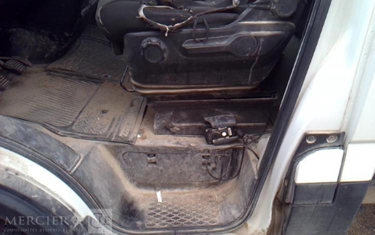 IVECO DAILY 35-160 BENNE SIMPLE CABINE COFFRE BLANC GG-784-VF