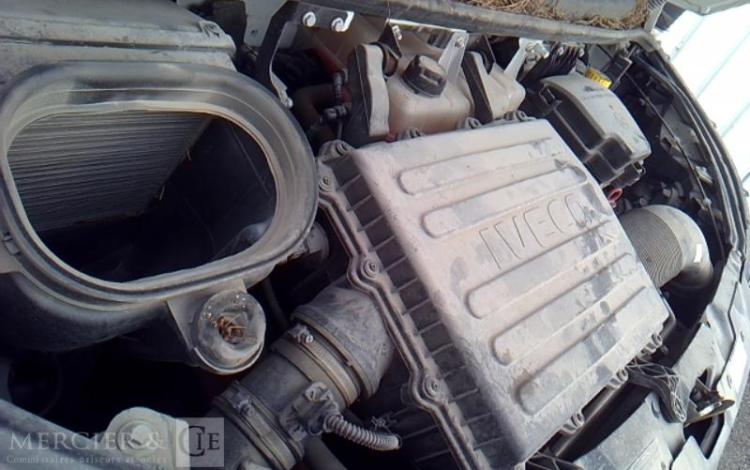 IVECO DAILY 35-160 BENNE SIMPLE CABINE COFFRE BLANC GG-784-VF