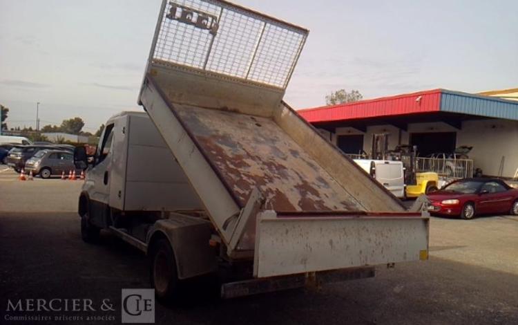 IVECO DAILY 35-160 BENNE SIMPLE CABINE COFFRE BLANC GG-784-VF