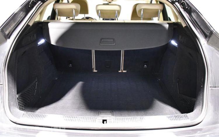 AUDI Q5 SB GRIS GH-449-RC