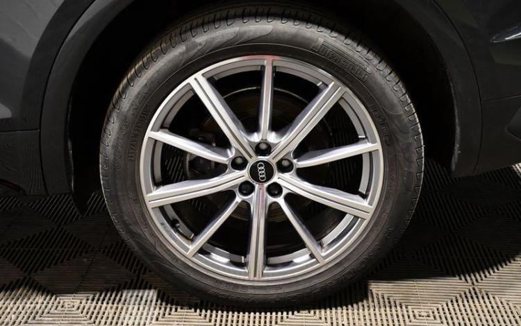 AUDI Q5 SB GRIS GH-449-RC