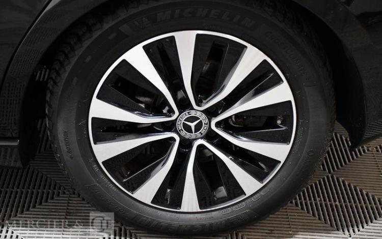 MERCEDES CLASSE A 180D 8G-DCT BUSINESS LINE NOIR GJ-017-XV