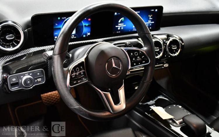 MERCEDES CLASSE A 180D 8G-DCT BUSINESS LINE NOIR GJ-017-XV